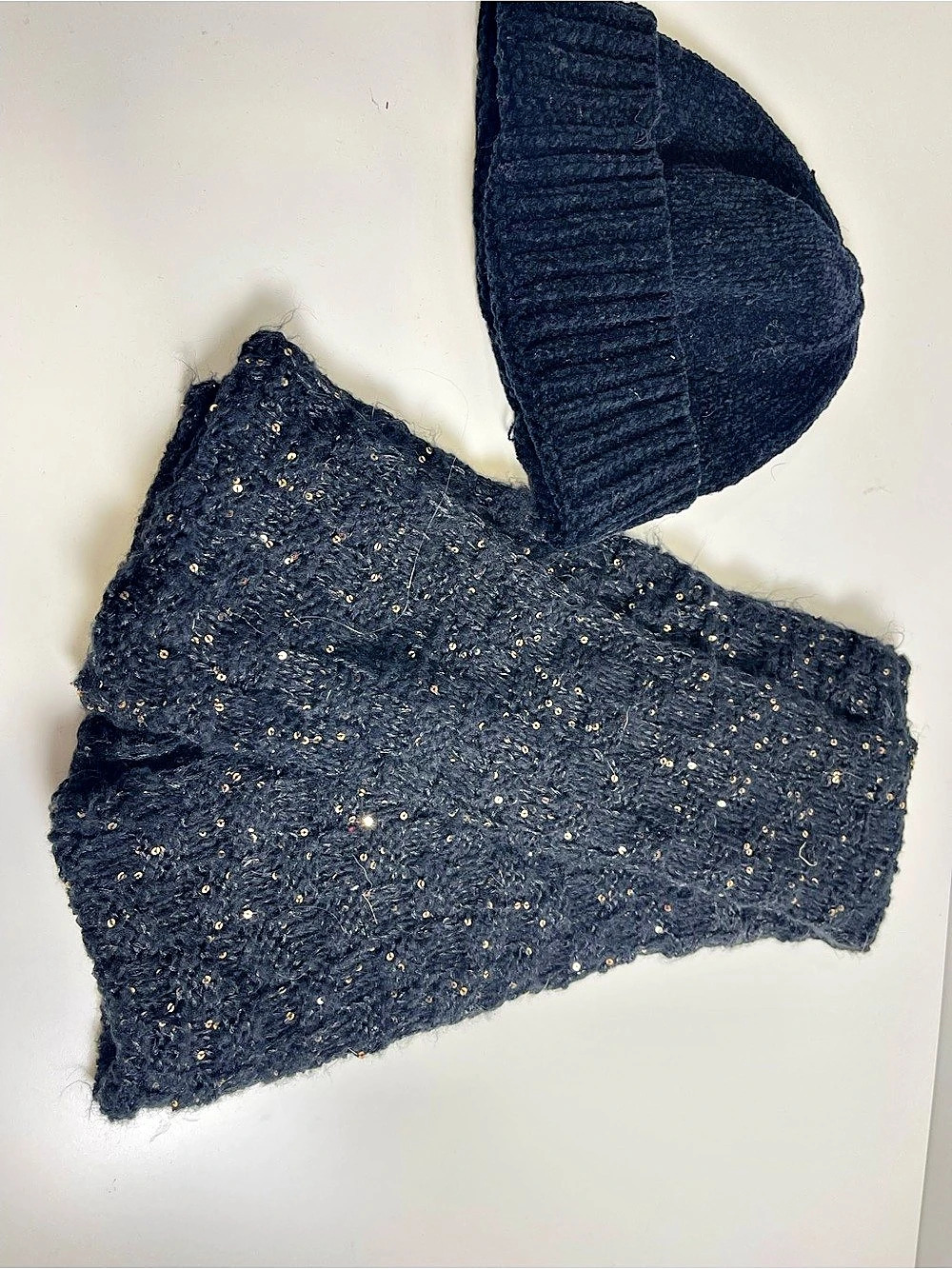 Blue Sequin Knit Hat & Scarf Set Like New